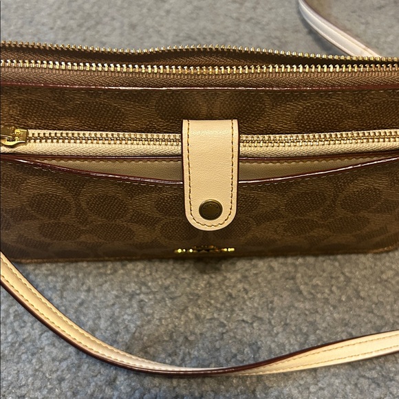 Coach Tan and Cream Crossbody Bag - Picture 5 of 8